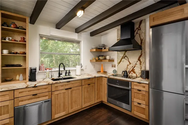 $850,000 | 1861 East Barefoot Place, Vero Beach, FL 32963