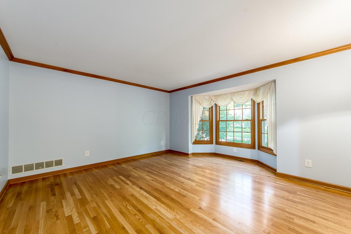 4865 Rustic Bridge Road Columbus, OH 43214 - Photo 11 of 36 Gallery Image 11