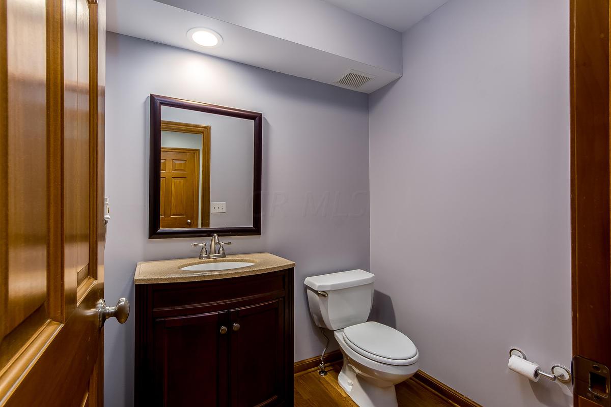 4865 Rustic Bridge Road Columbus, OH 43214 - Photo 13 of 36 Gallery Image 13