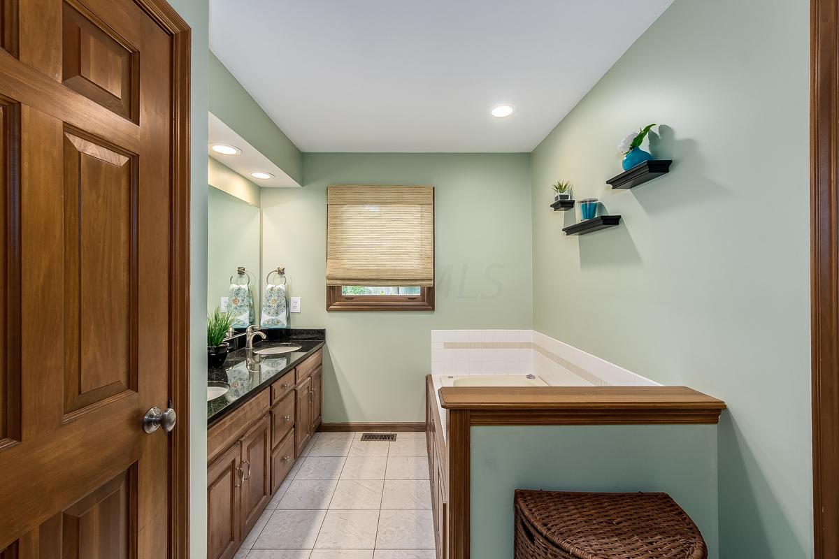 4865 Rustic Bridge Road Columbus, OH 43214 - Photo 20 of 36 Gallery Image 20