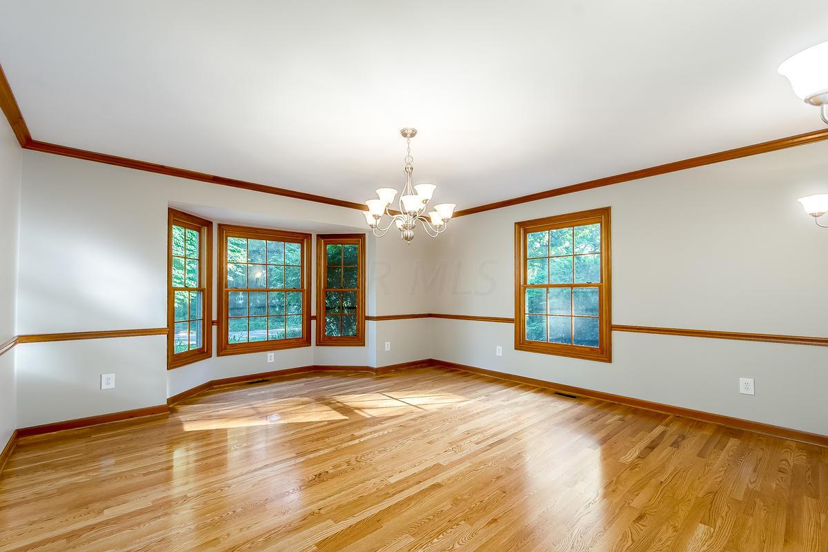 4865 Rustic Bridge Road Columbus, OH 43214 - Photo 10 of 36 Gallery Image 10