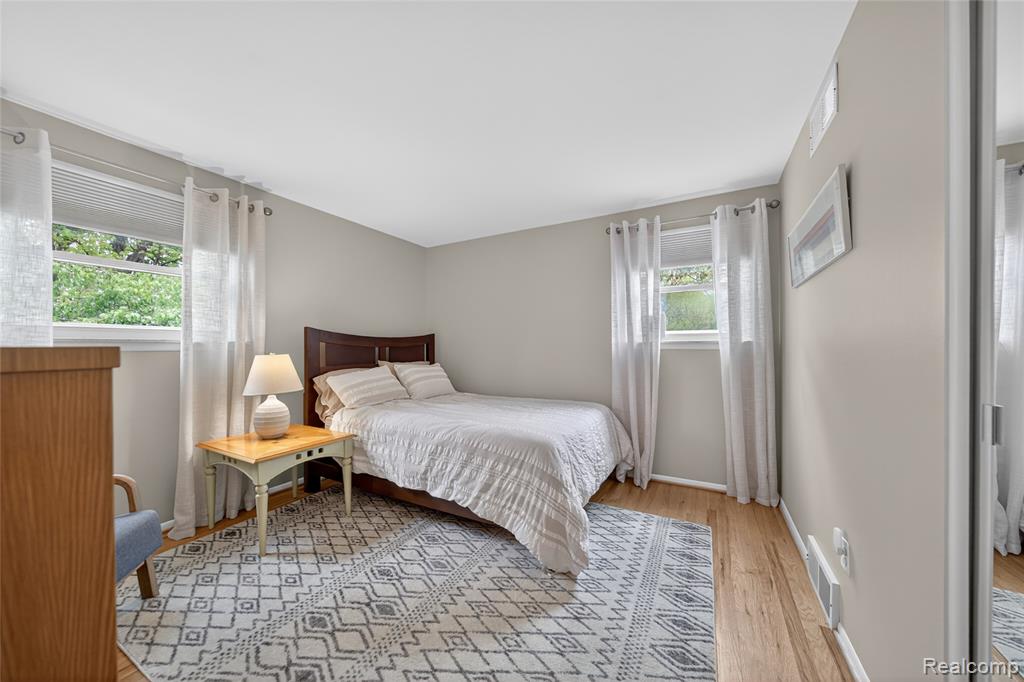 3560 Beach Road Troy, MI 48084 - Photo 24 of 34