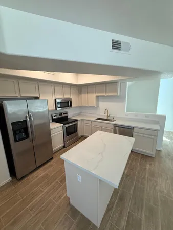 $2,100 | 2150 West Alameda Road, Unit 1031, Phoenix, AZ 85085