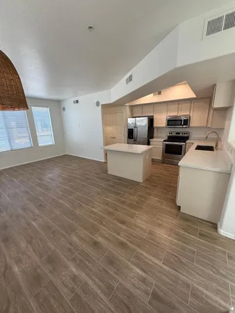 $2,100 | 2150 West Alameda Road, Unit 1031, Phoenix, AZ 85085