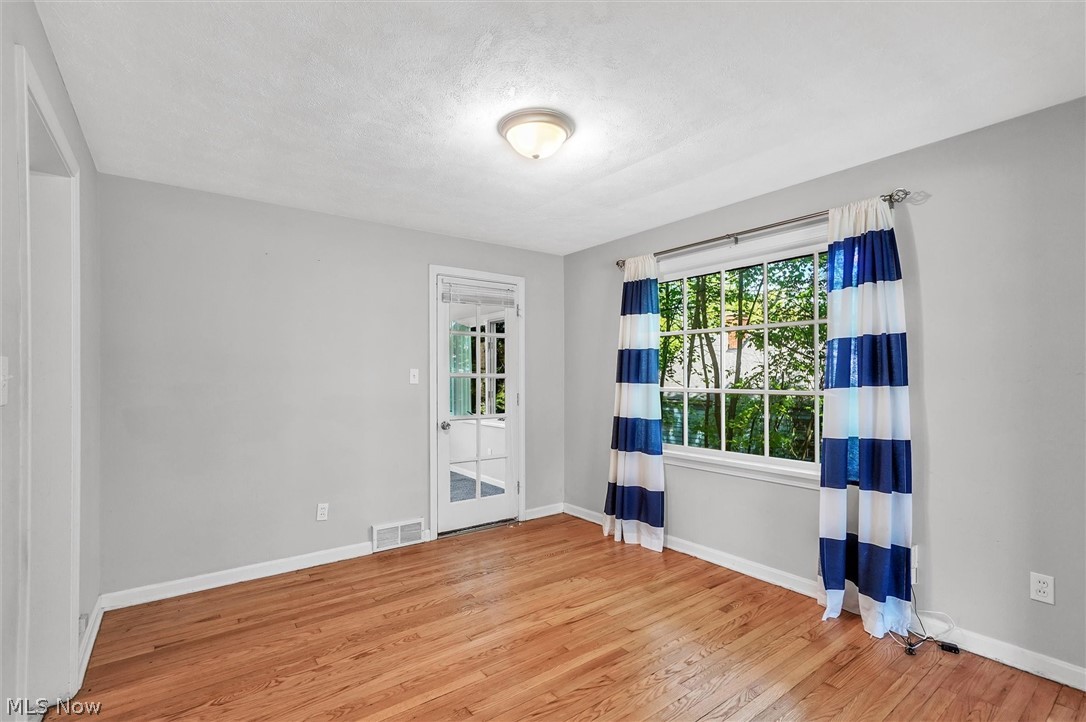 1130 Haselton Road Cleveland Heights, OH 44121 - Photo 5 of 26