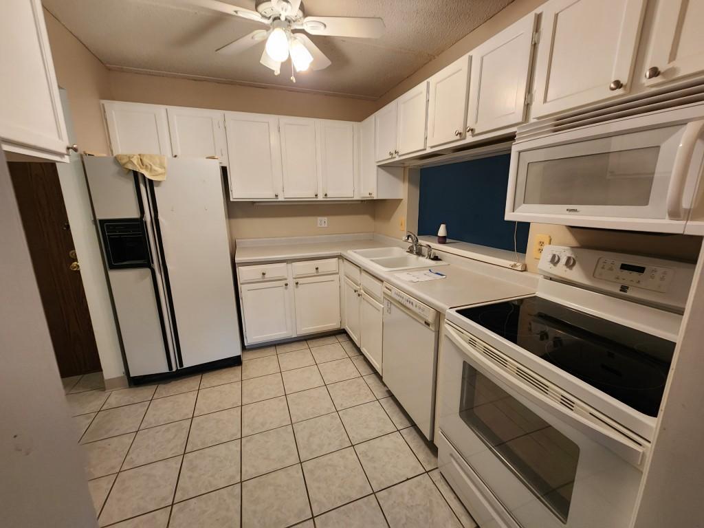 10501 Cedar Lk Road South, Unit 212 Hopkins, MN 55305 - Photo 3 of 10