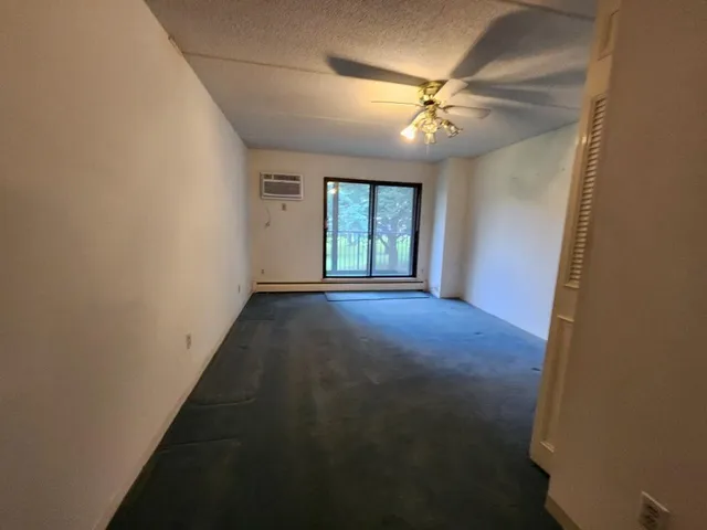 $135,000 | 10501 Cedar Lk Road South, Unit 212, Hopkins, MN 55305