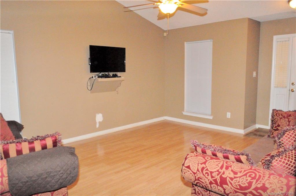 7010 Alanbrook Road Charlotte, NC 28215 - Photo 4 of 17