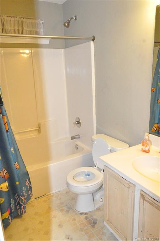 7010 Alanbrook Road Charlotte, NC 28215 - Photo 9 of 17