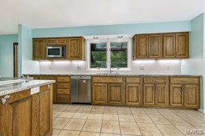 1675 Horseshoe Ridge Road Chesterfield, MO 63005 - Photo 9 of 56 Gallery Image 9