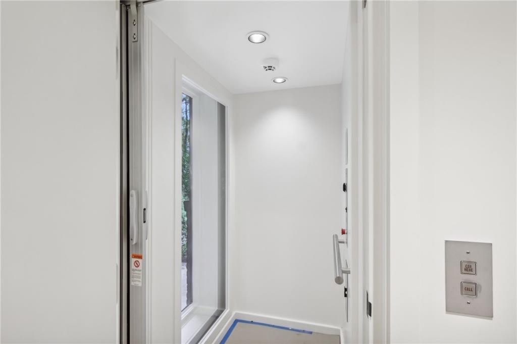 227 Hunt Road Pittsburgh, PA 15215 - Photo 26 of 43 Elevator