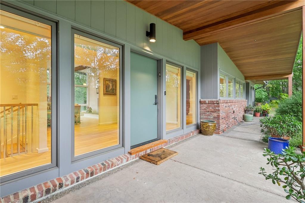 227 Hunt Road Pittsburgh, PA 15215 - Photo 3 of 43 Gallery Image 3