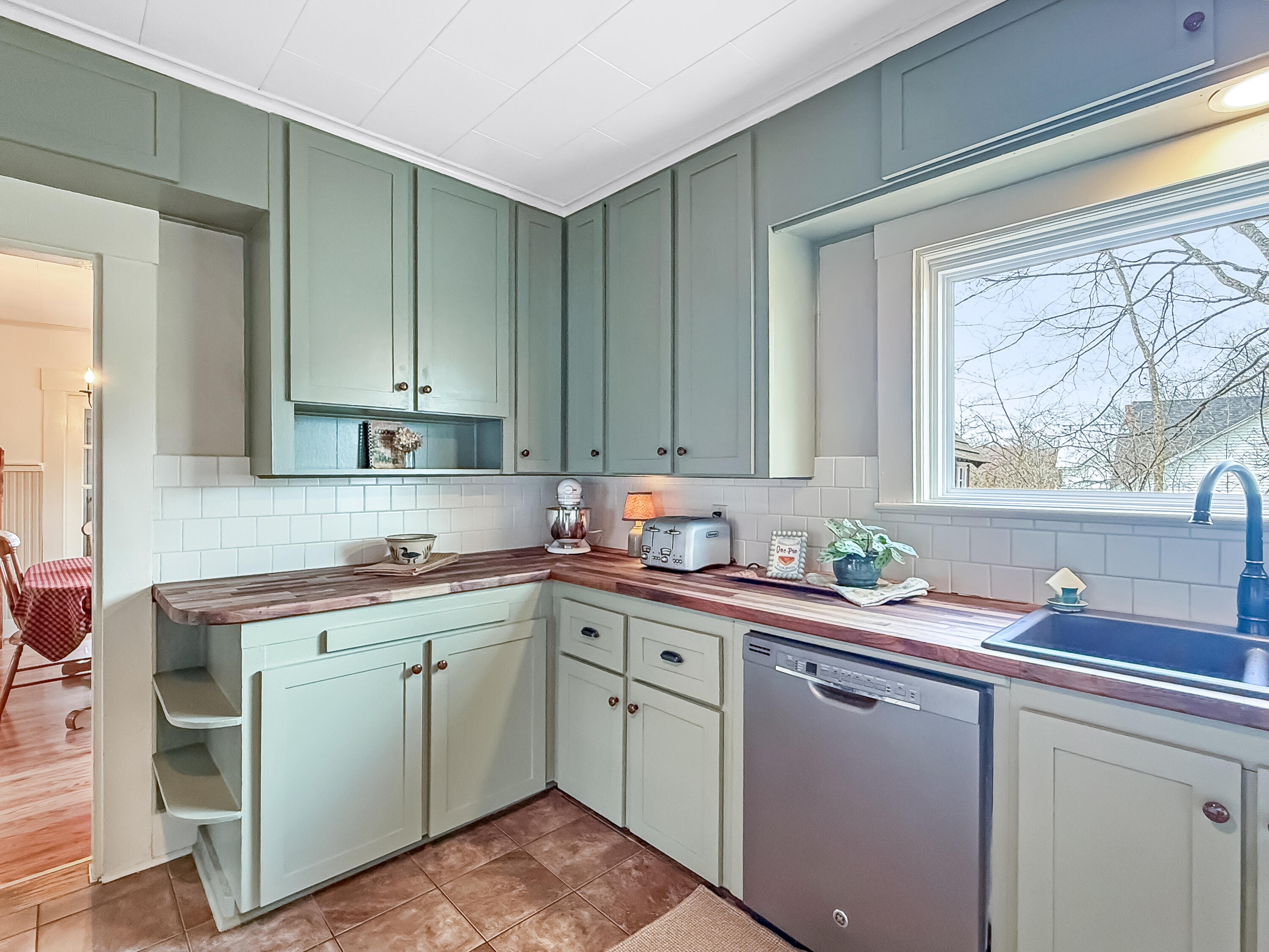 49 Pleasant Avenue Sangerville, ME 04479 - Photo 6 of 33 d4588ff5022269563fc7179ba938a6e622020592