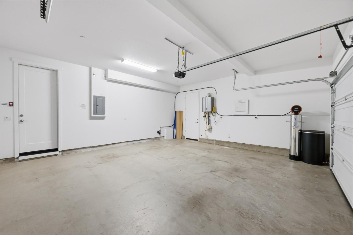 37471 Bay Crest Road Newark, CA 94560 - Photo 48 of 71 a view of a garage