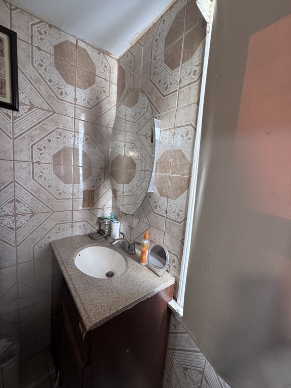 43 Colonial Avenue Springfield, MA 01109 - Photo 8 of 21 Gallery Image 8