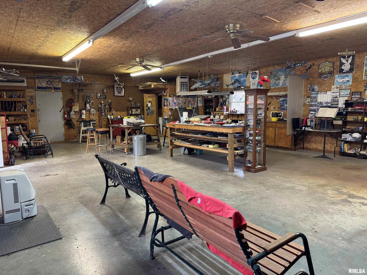 8424 Bolen Store Road Thompsonville, IL 62890 - Photo 27 of 30 a living room with lots of furniture