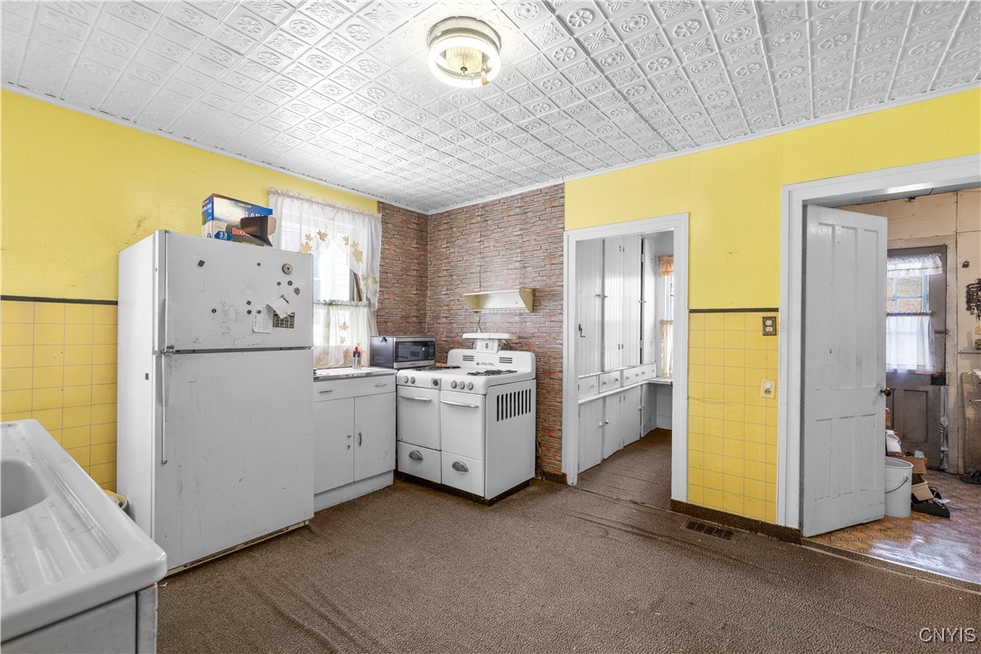 117 East Embargo Street Rome, NY 13440 - Photo 11 of 32 Kitchen