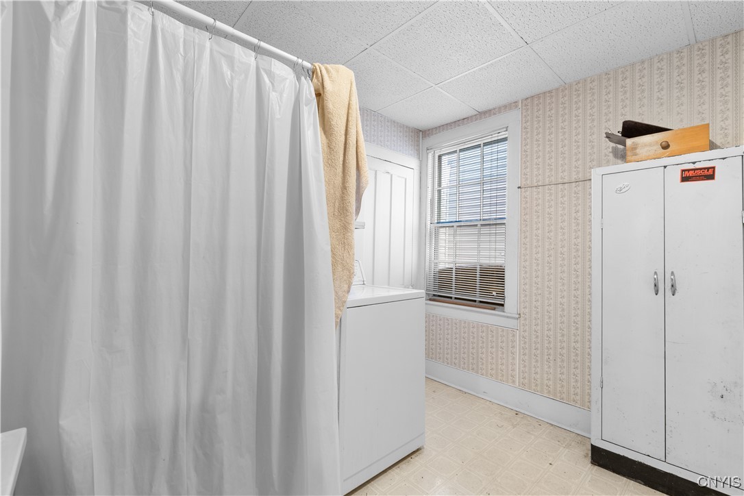 117 East Embargo Street Rome, NY 13440 - Photo 17 of 32 1st floor bathroom