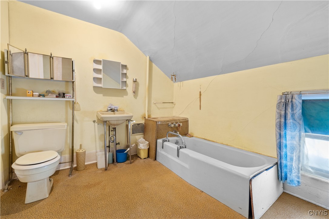 117 East Embargo Street Rome, NY 13440 - Photo 28 of 32 Upstairs bathroom