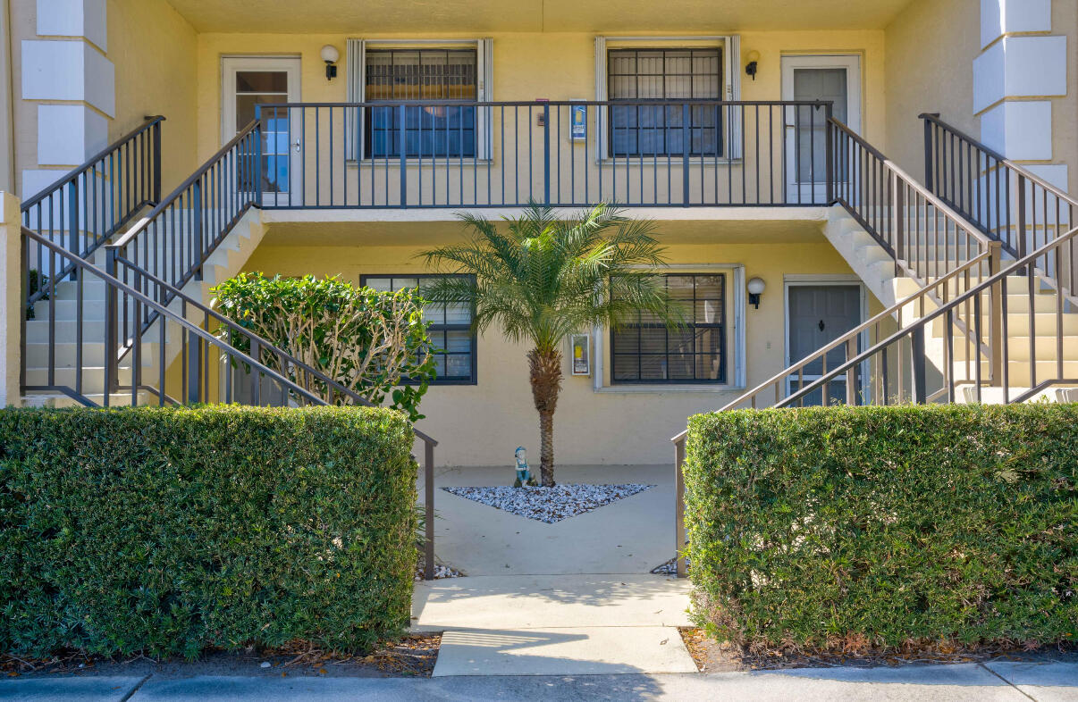 1132 Keystone Drive, Unit C Jupiter, FL 33458 - Photo 2 of 2 a view of swimming pool with patio