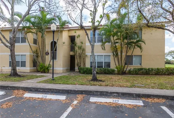 $2,300 | 417 Vista Isles Drive, Unit 2322, Sunrise, FL 33325