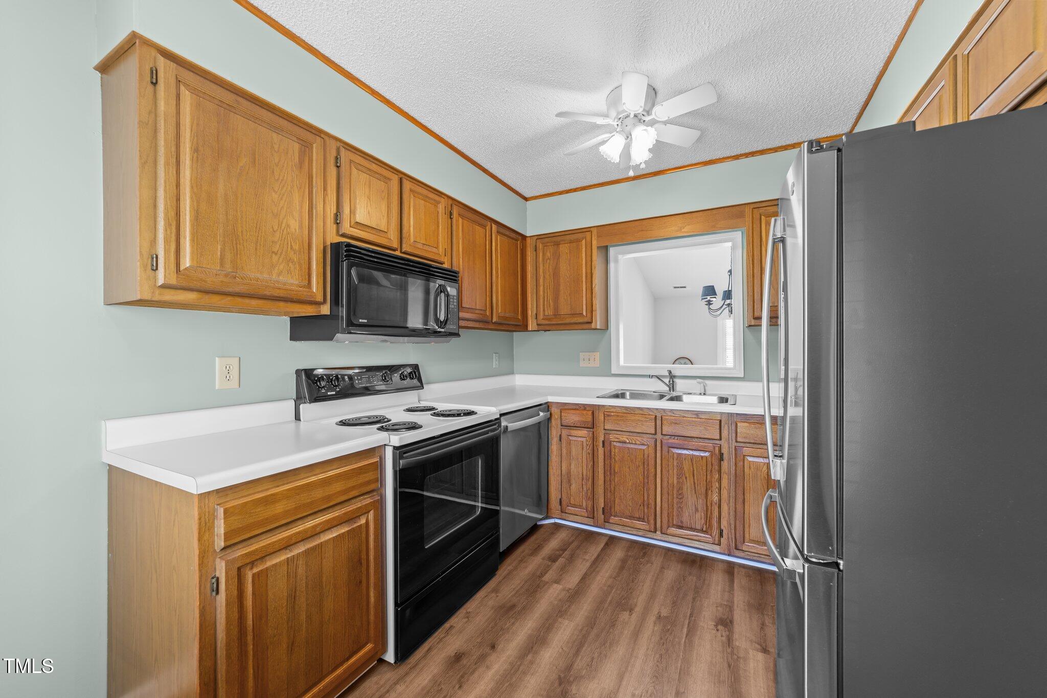 6817 Fairpoint Court Raleigh, NC 27613 - Photo 5 of 25 Kitchen1