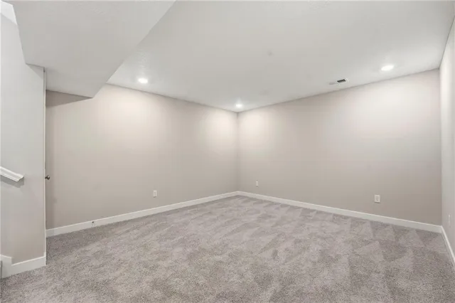 $319,950 | 19712 West 195th Place, Spring Hill, KS 66083