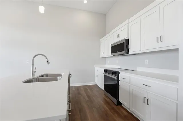 $319,950 | 19712 West 195th Place, Spring Hill, KS 66083