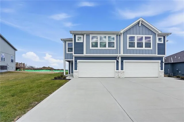 $319,950 | 19712 West 195th Place, Spring Hill, KS 66083