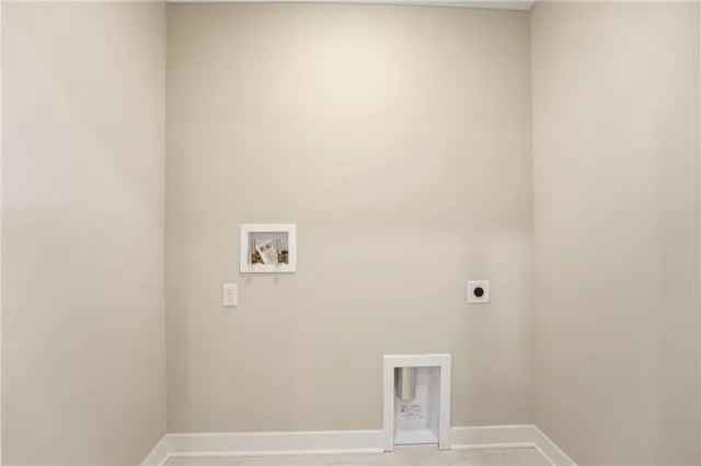 $319,950 | 19712 West 195th Place, Spring Hill, KS 66083