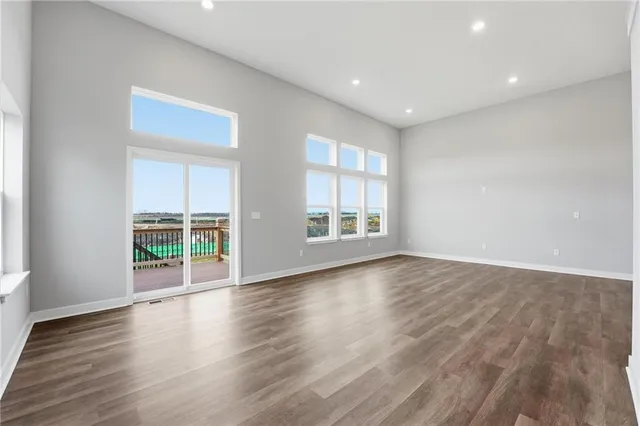 $319,950 | 19712 West 195th Place, Spring Hill, KS 66083