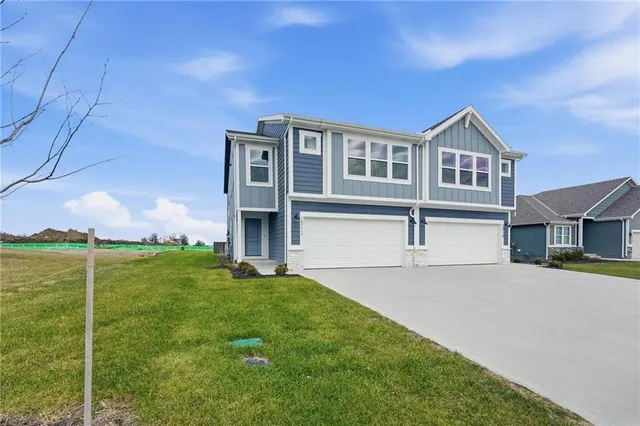 $319,950 | 19712 West 195th Place, Spring Hill, KS 66083