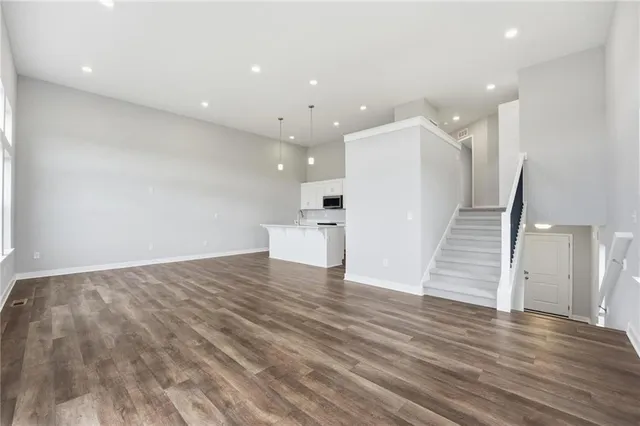 $319,950 | 19712 West 195th Place, Spring Hill, KS 66083