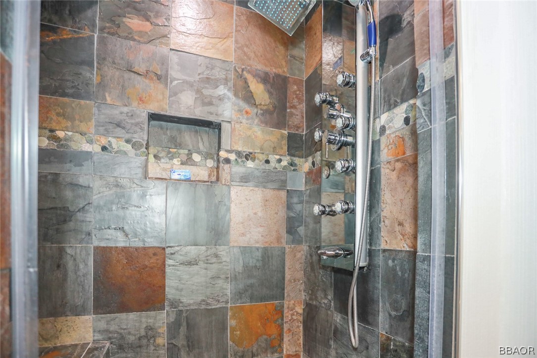39016 1/2 Robin Road Big Bear Lake, CA 92315 - Photo 19 of 23 a bathroom with a shower