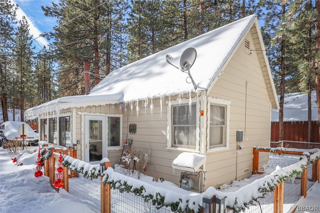 39016 1/2 Robin Road Big Bear Lake, CA 92315 - Photo 23 of 23 a view of house with patio
