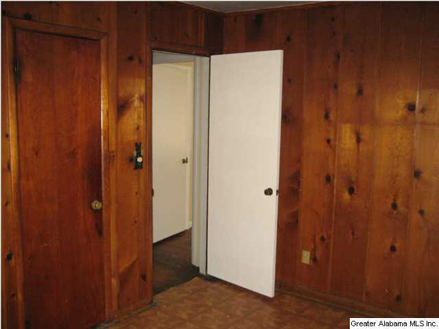 932 Center Way Southwest Birmingham, AL 35211 - Photo 17 of 24
