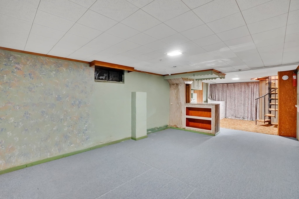 20 Edbert Street Chicopee, MA 01020 - Photo 28 of 37