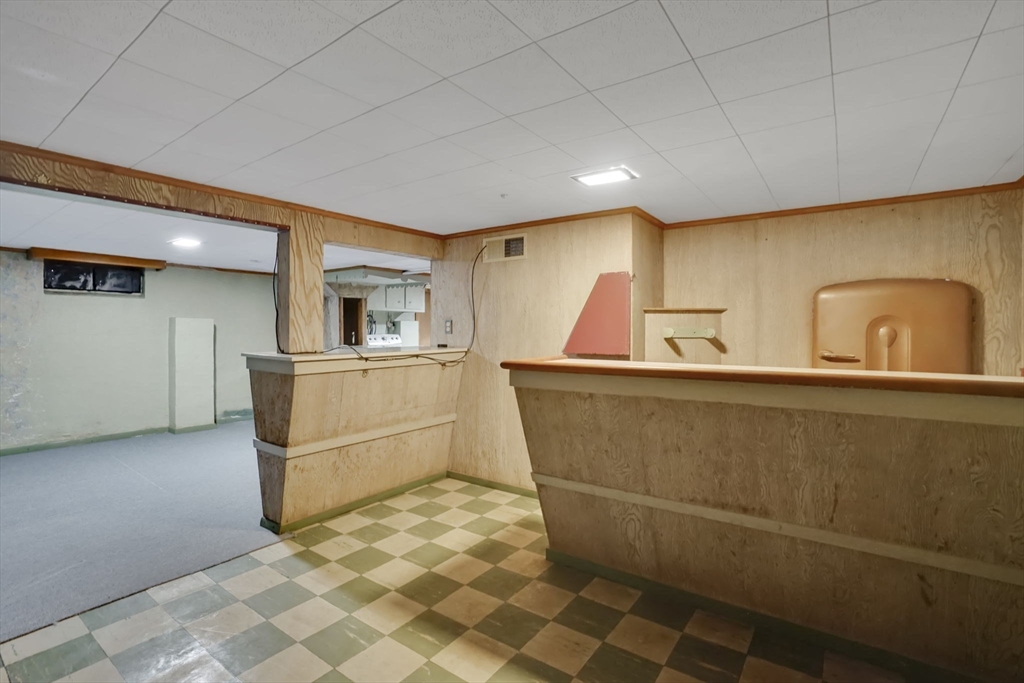 20 Edbert Street Chicopee, MA 01020 - Photo 31 of 37