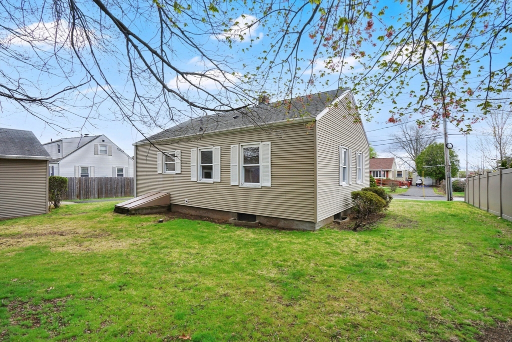 20 Edbert Street Chicopee, MA 01020 - Photo 37 of 37