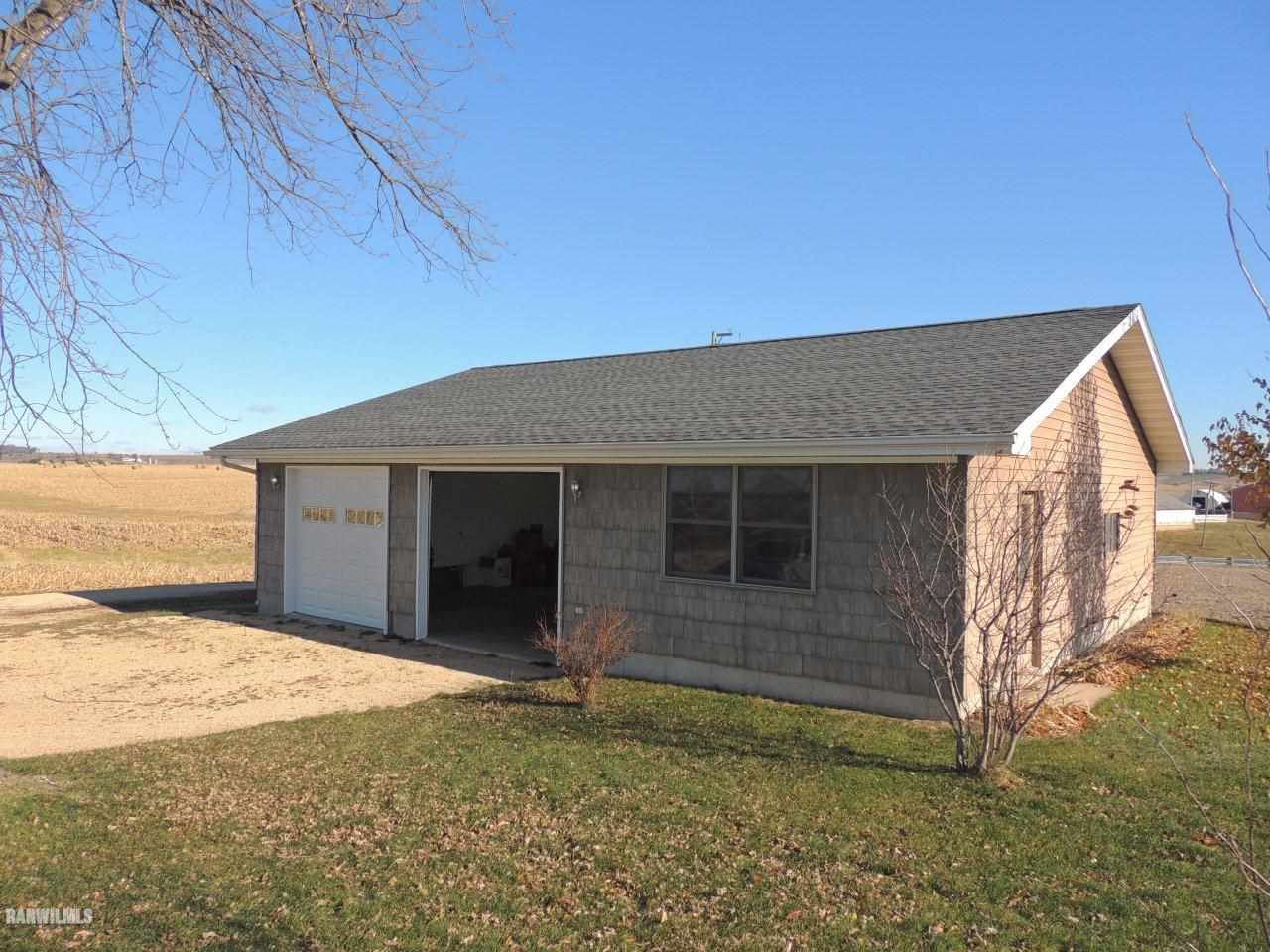 2285 South Massbach Road Stockton, IL 61085 - Photo 22 of 25 a backyard of a house