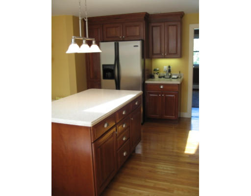 14 Alan Road Hamilton, MA 01982 - Photo 4 of 29 Gallery Image 4