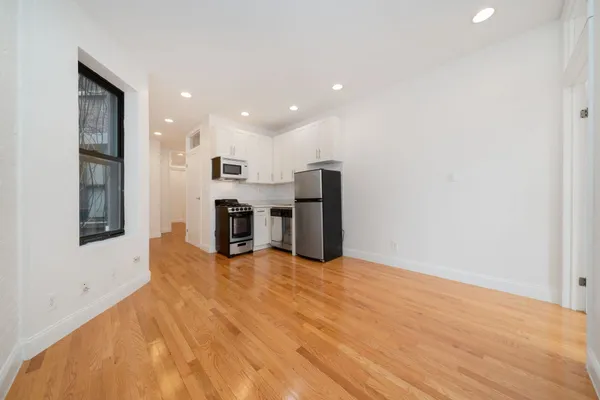 $5,895 | 340 West 17th Street, Unit 4A | Chelsea