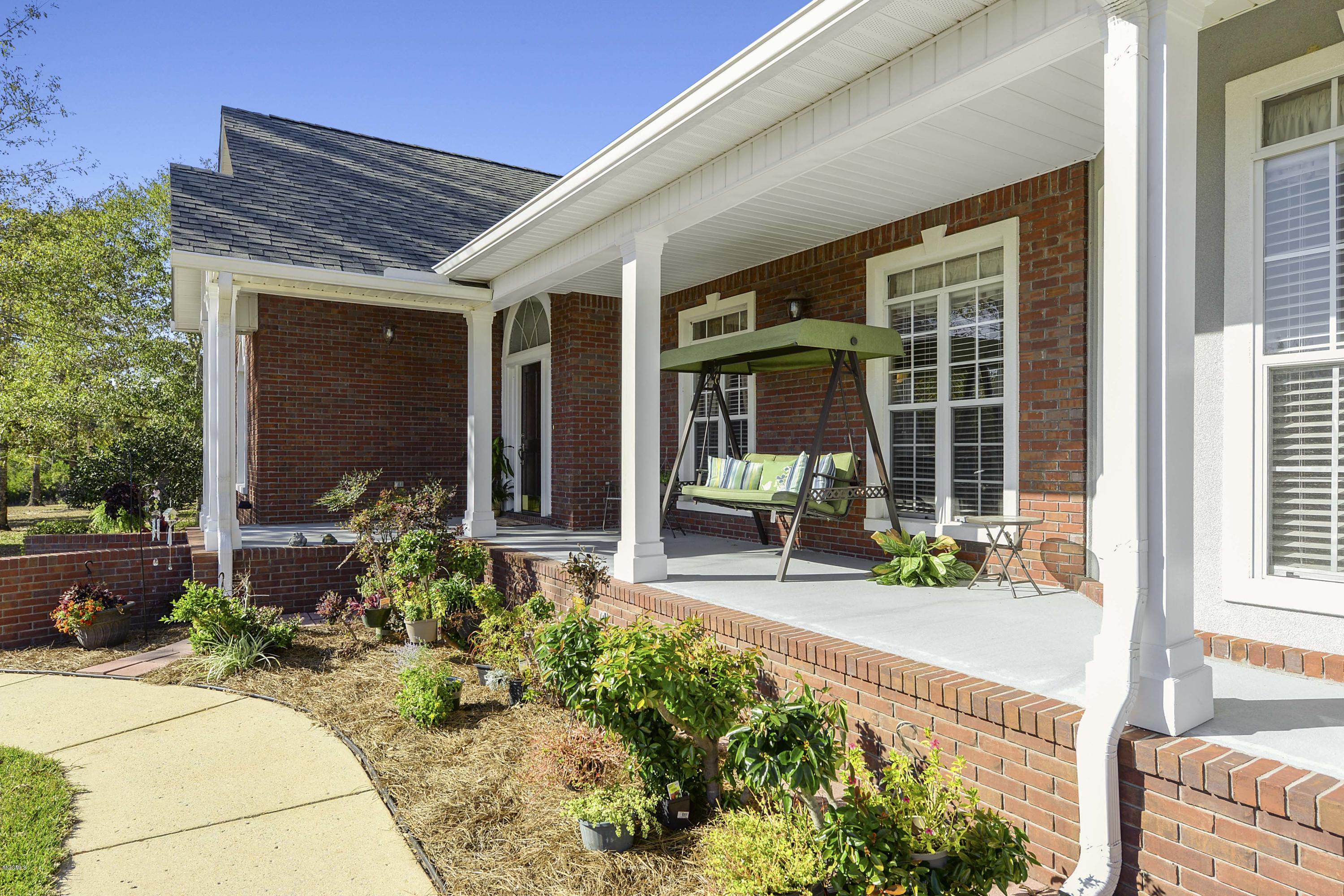 23601 Robert E Lee Road Lucedale, MS 39452 - Photo 4 of 30 016