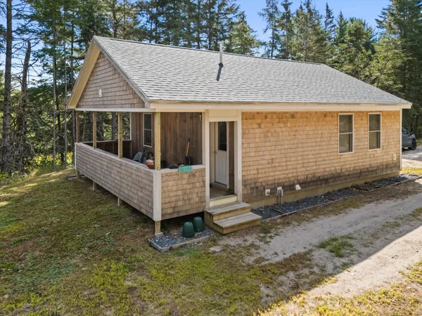 $257,000 | 12 Maslow Square, Unit 12, Blue Hill, ME 04614