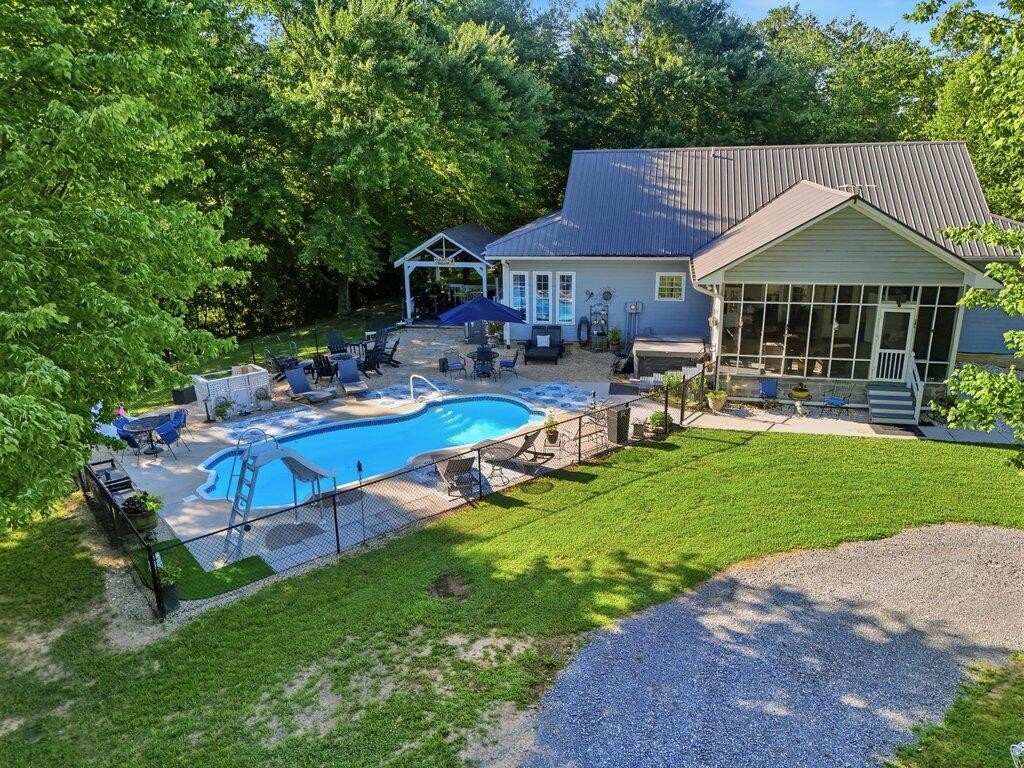 350 Piney Point Road Spring City, TN 37381 - Photo 3 of 82
