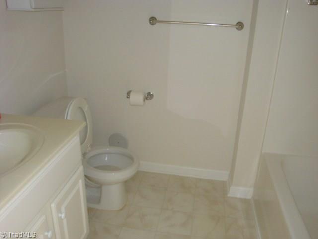 135 James Road, Unit 1A High Point, NC 27265 - Photo 6 of 11 Main bath