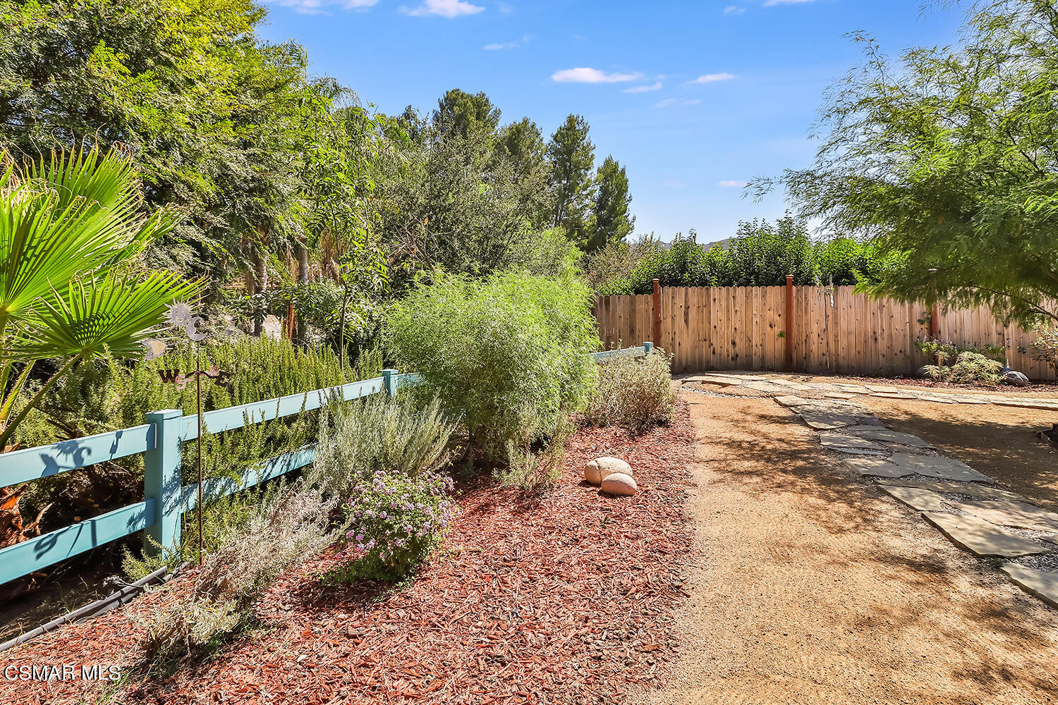 252 Rancho Road Thousand Oaks, CA 91362 - Photo 54 of 56 a view of a backyard of the house