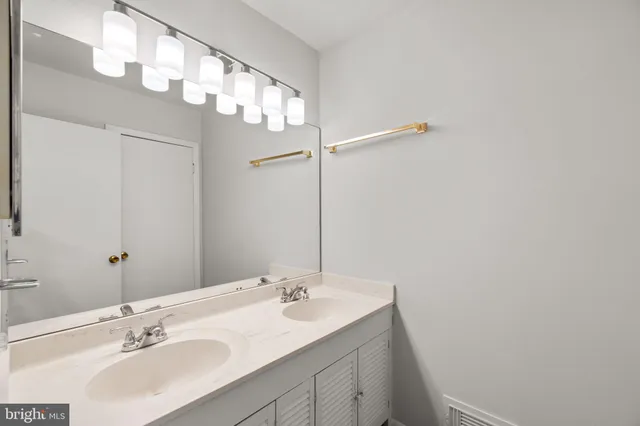 $835,000 | 5 Blackridge Court, Baltimore, MD 21228