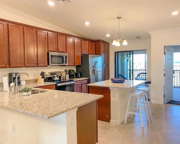 $3,540 | 5710 Palmer Circle, Unit 202, Bradenton, FL 34211