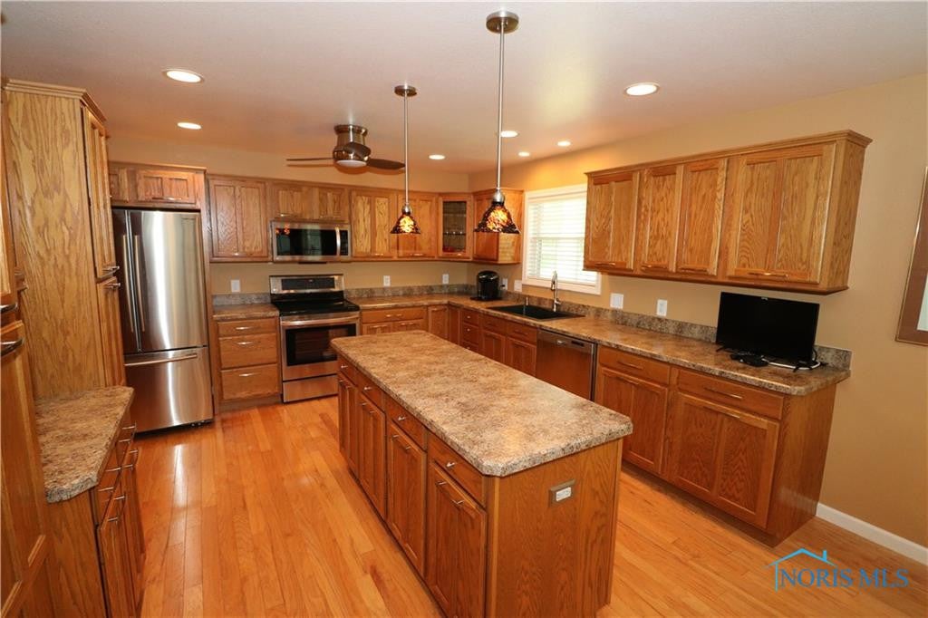 811 Weatherstone Road Holland, OH 43528 - Photo 10 of 35 Gallery Image 10